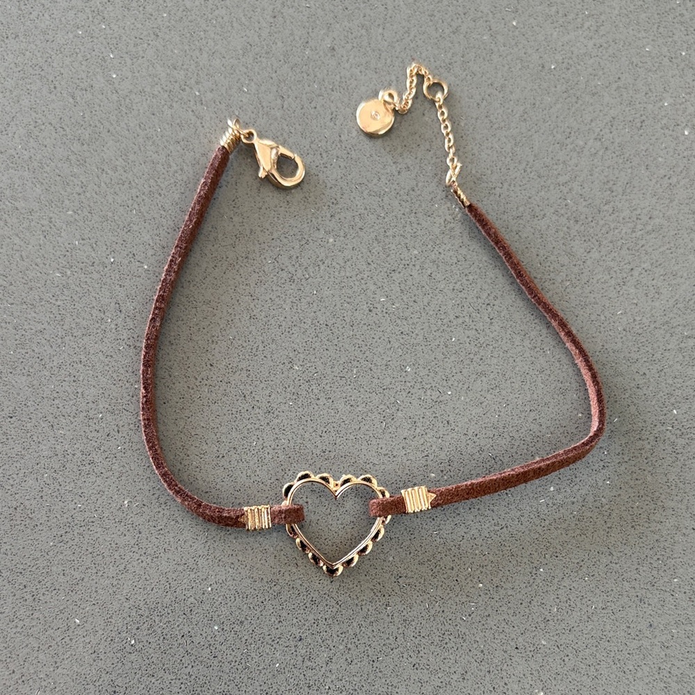 Preowned rarely worn Gold Heart Accent Brown Leatherette Bracelet